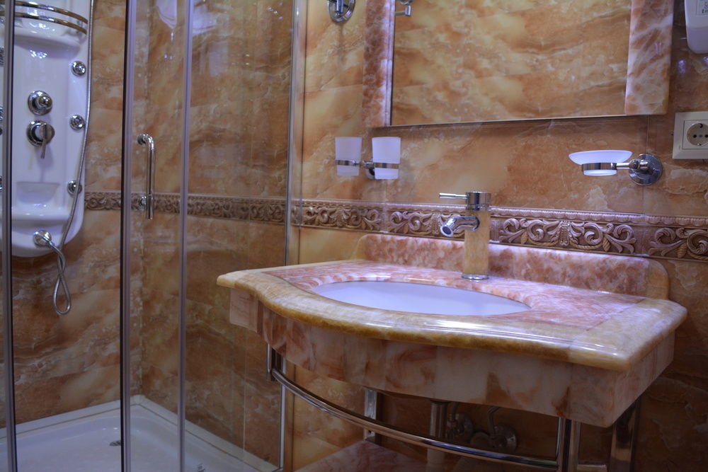 Elegant Boutique Rustaveli Otel Tiflis Dış mekan fotoğraf