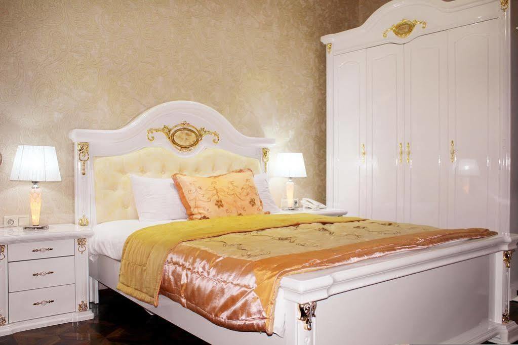 Elegant Boutique Rustaveli Otel Tiflis Dış mekan fotoğraf